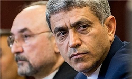 «آرمان» خواستار استعفای وزیر اقتصاد شد