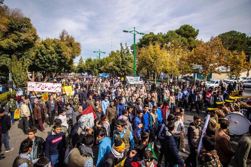  فیلم/ راهپیمایی بجنوردی‌ها در یوم‌الله ۱۳ آبان
