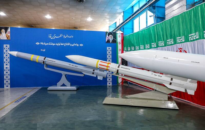 جمهوری اسلامی سومین تولیدکننده موشک پدافندی با برد ۳۰۰ کیلومتر در جهان/ شکار آسان جنگنده‌ها و بمب‌افکن‌های راهبردی با «اس ۴۰۰ ایرانی» +عکس