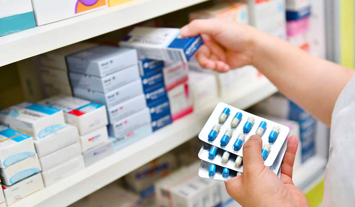  باز شدن ۳ گره اساسی صنعت داروسازی/ از اعطای تسهیلات بانکی تا پرداخت ۲۴ ساعته ارز 