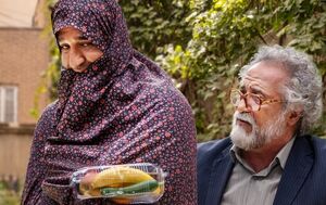 آفتاب‌پرست چه گزاره‌های مقدسی را هجو می‌کند؟