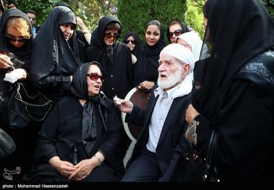 عکس/ تشییع پیکر مهدیه الهی قمشه‌ای 