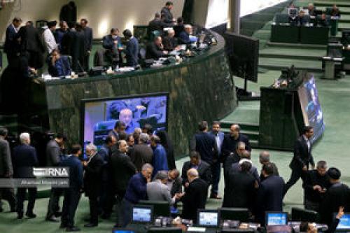 "طرح ممنوع الخروجی مسئولان" در دستور کار هفته جاری مجلس