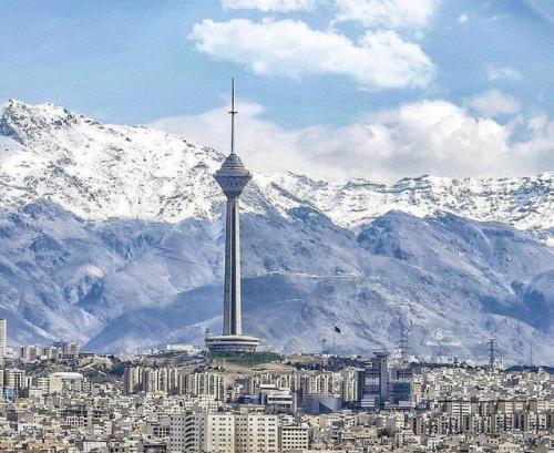 برج میلاد یکشنبه تعطیل شد