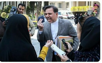 شیوه عذرخواهی دو وزیر
