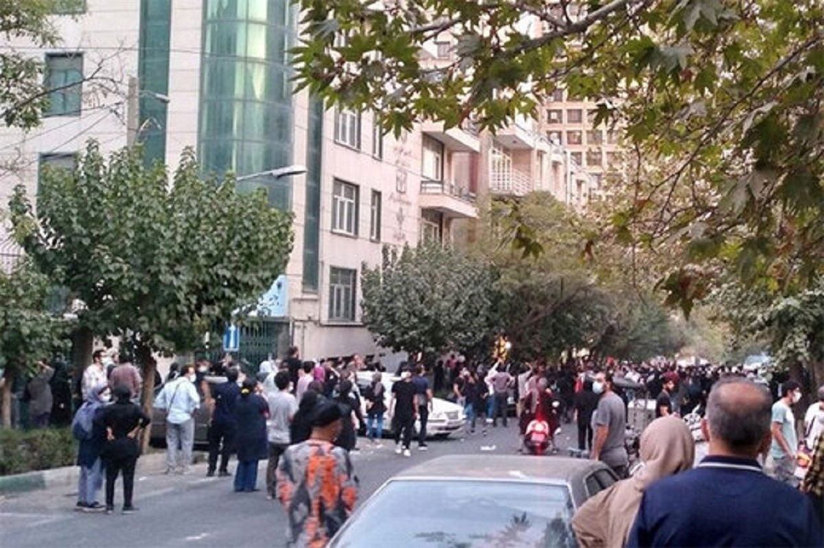 کیهان: در اغتشاشات اخیر هدفشان رهبری بود 