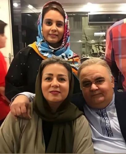 عکس/ اکبر عبدی درکنار خانواده‌اش