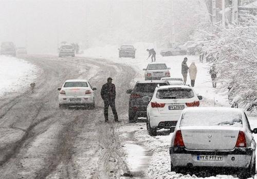  بارش برف و باران در جاده‌های ۹ استان/ مسدود شدن ۳ محور مهم
