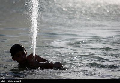 عکس/ آب بازی در میدان امام خمینی(ره) اصفهان 