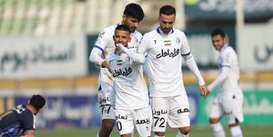 استقلالی‌ها با پیکان به صدر چسبیدند