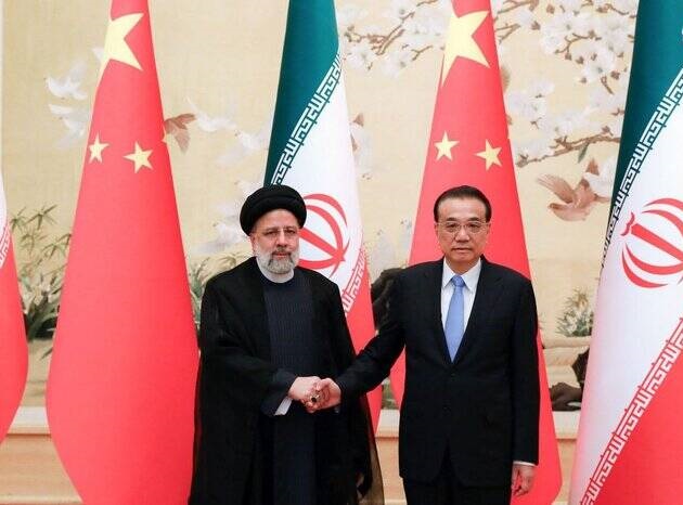 از استقبال رسمی از رئیسی در ساختمان ملی کنگره خلق چین تا امضای ۲۰ سند همکاری میان مقامات ایران و چین 