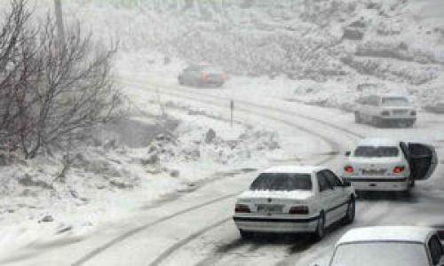  بارش برف و باران در جاده‌های ۱۵ استان