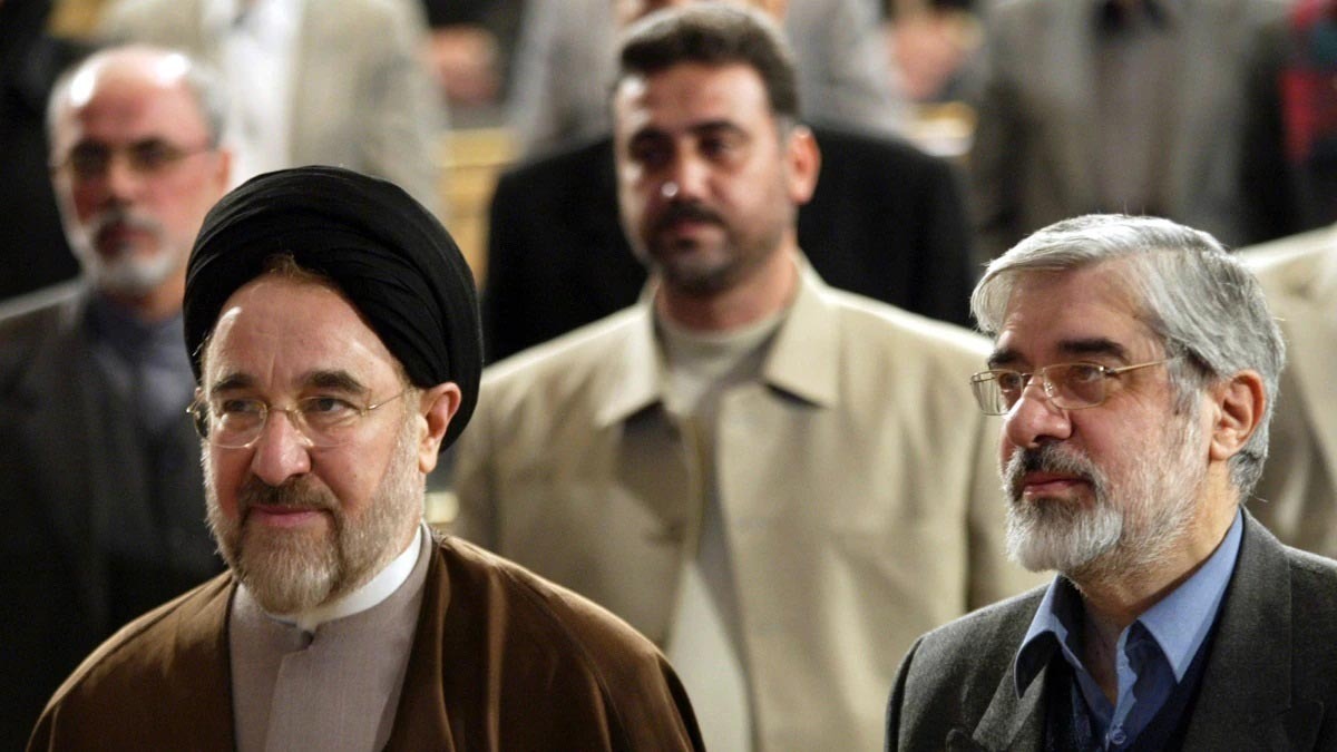  حمله تند روزنامه جوان به موسوی و خاتمی