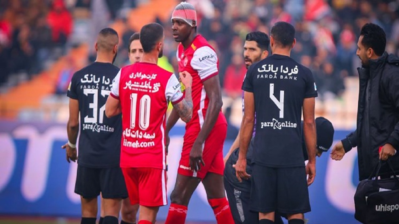 قبل از گل بر روی بازیکن پرسپولیس خطا صورت گرفت