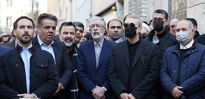 عکس/ تیپ لاریجانی در تشییع مادر همسرش