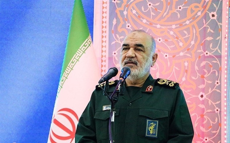 بدون مقاومت نمی‌توان "عزیز، آزاد، امن و آرام" زندگی کرد/ دشمن هرچه تلاش می‌کند از مسیر خود دور می‌شود 