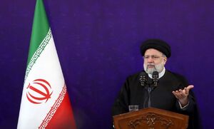 خون شهدا از جامعه جهل زدایی می‌کند/دشمن به دنبال اخلال در نظام اقتصادی است 