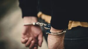 بازداشت ۸ کارمند متخلف شهرداری