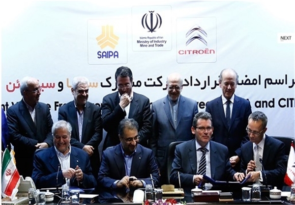 چه کسانی برای سیتروئن کف زدند؟/ فرانسوی‌ها؛ از حمایت منافقین تا قبضه بازار خودرو ایران