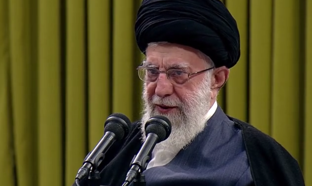 فیلم کامل | بیانات رهبر انقلاب در دیدار شاعران و اساتید ادبیات فارسی