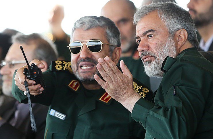  آغازِ "پایان خویشتن داری" نیروهای ایرانی+ و عکس/ سرلشکر جعفری: منتظر دستوریم/ فاز جدید جنگ ایران و آل سعود