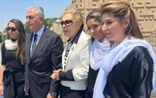 فداکاری همسر رضا پهلوی برای زندگی مردم ایران 