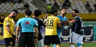 اشتباهات داوری در بازی سپاهان و پیکان