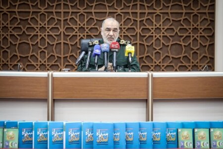  سرلشکر سلامی: سپاه آموخته چگونه زیر دید و تیر دشمن قدرت بسازد