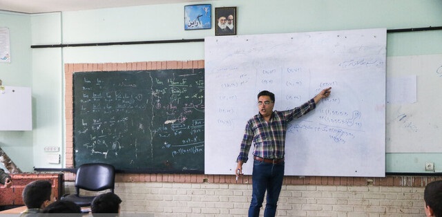  ابلاغ بخشنامه سرباز معلم/اشتغال سرباز در آموزش و پرورش 