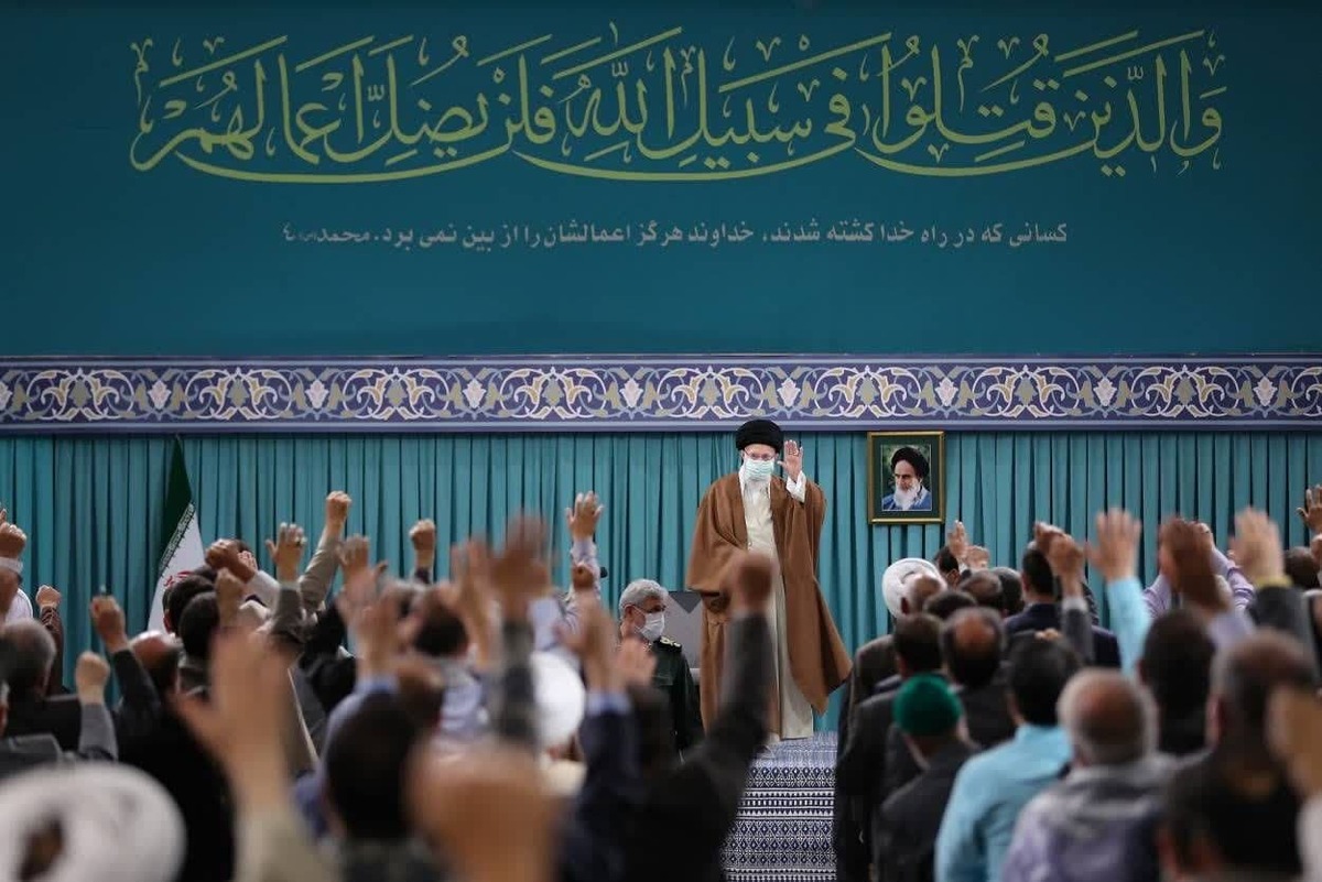 فیلم کامل بیایات رهبر انقلاب در دیدار با اعضای ستاد بزرگداشت شهدای سبزوار و نیشابور