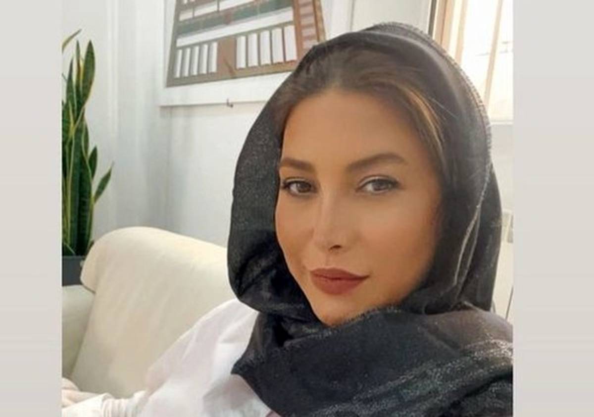  فریبا نادری با  شال خز و خیل