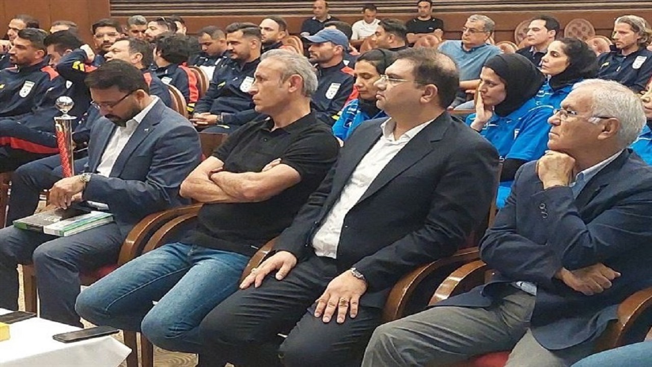 حضور یحیی گل محمدی در کلاس مربیگری B آسیا 