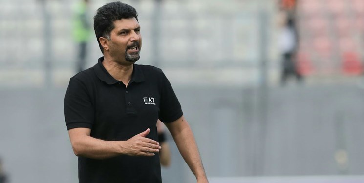  حسینی: پرسپولیس اواخر لیگ پرقدرت ظاهر شد 