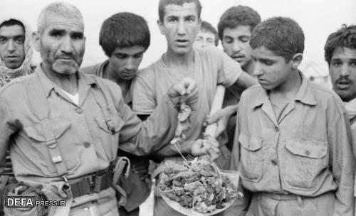  ارباً اربا شدن رزمندهگان هنگام عزاداری در جبهه + تصاویر 