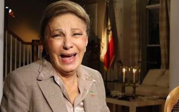بوسیدن دست فرح پهلوی فاسد به امید شفا!
