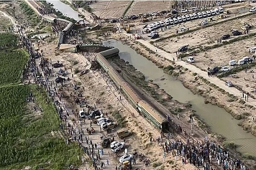 افزایش جان‌باختگان و مصدومین حادثه ریلی در پاکستان 