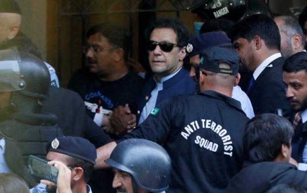 عمران خان پنج سال از فعالیت سیاسی منع شد