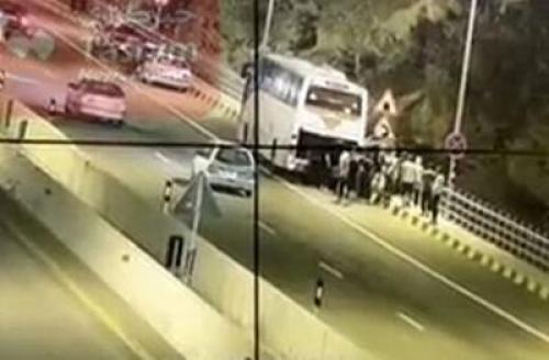 لحظه سقوط ۸۰ متری در آزاد راه تهران-شمال