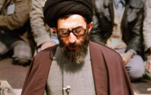 آقای خامنه‌ای ماه بود +فیلم