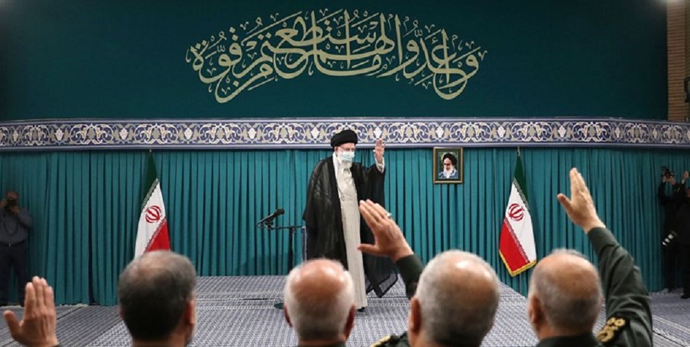   رهبر انقلاب:سپاه بزرگترین سازمان ضدّتروریستی دنیا است / فیلم