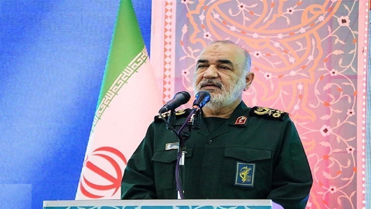 شکست‌های سهمگینی ‌به دشمنان وارد کرده‌ایم
