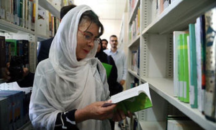  ایران کشوری بزرگ با مردمانی فهیم و هنردوست و هنرپرور است 