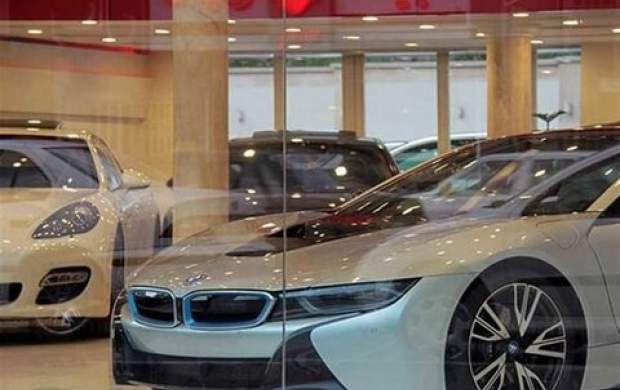  سرقت ۳ خودروی لوکس در ۳۰ ثانیه از نمایشگاه 