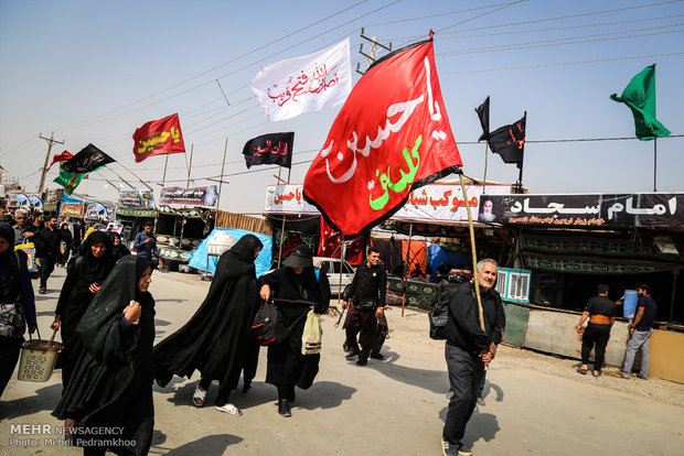  فیلم/ پذیرایی جالب عراقی‌ها از زائران حسینی!