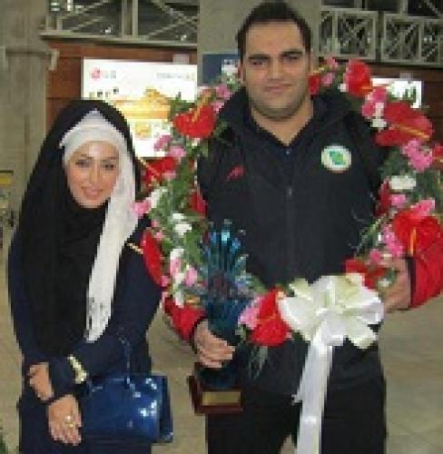 دلنوشته احساسی همسر بهداد سلیمی؛ مرد طلایىِ من، با تو رکورد تمام دوست داشتن ها را زده ام