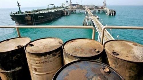  سپاه شناور حامل سوخت قاچاق را در خلیج فارس توقیف کرد/ بازداشت ۴ نفر و کشف ۵۰ هزار لیتر سوخت
