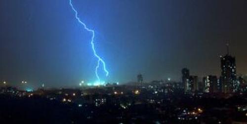 صاعقه جان ۱۰ هندی را گرفت
