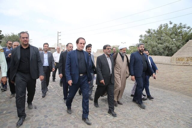 ضرغامی هم روی مرمت مسجد هشتصدساله تاکید کرد