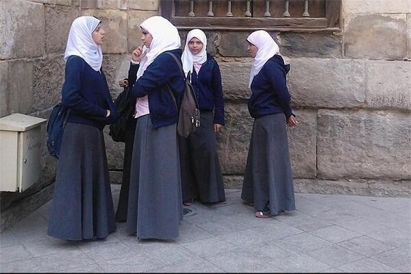 تصویب ممنوعیت پوشش اسلامی در مدارس فرانسه