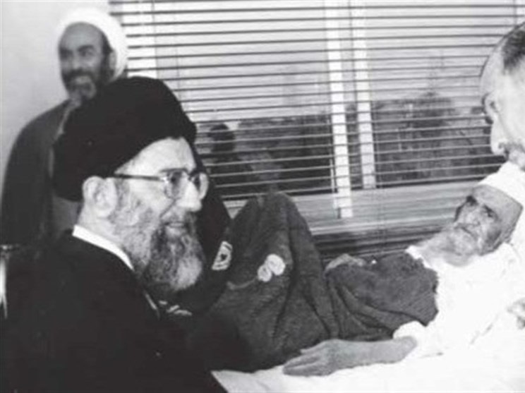 عکس کمتر دیده شده رهبر انقلاب در کنار آیت‌الله مرعشی نجفی 